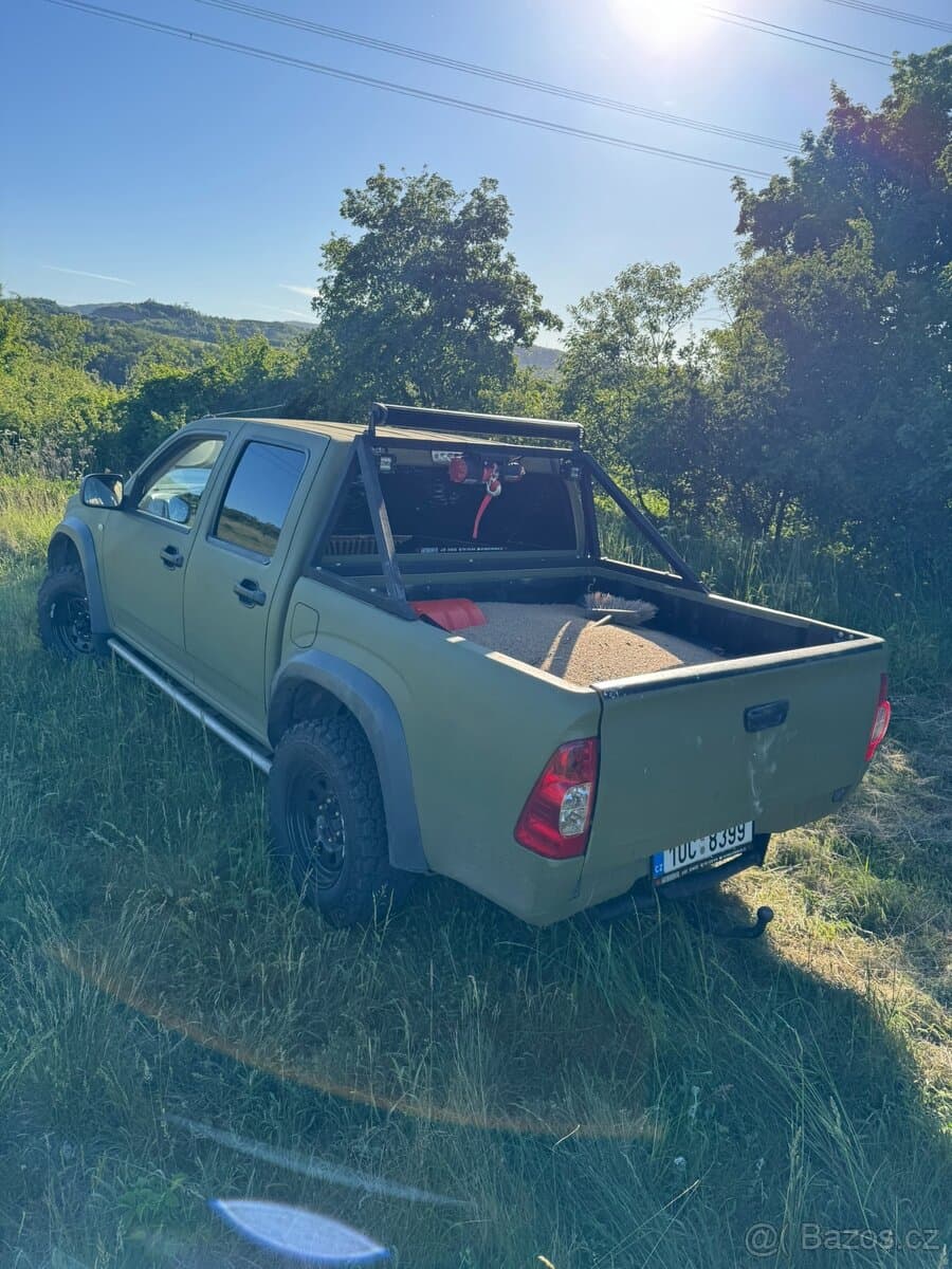 2011 Isuzu D-MAX - 4