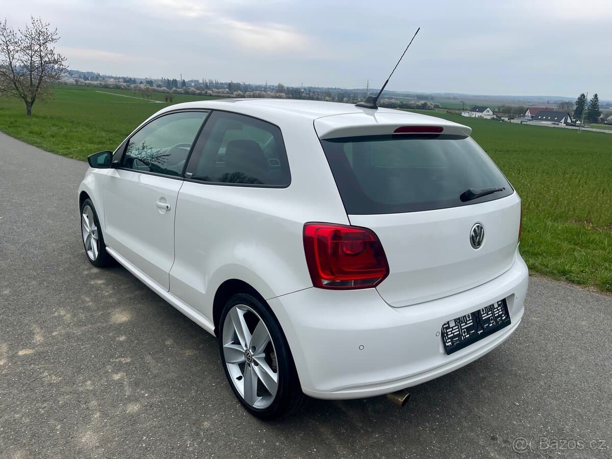 2011 Volkswagen POLO - 4