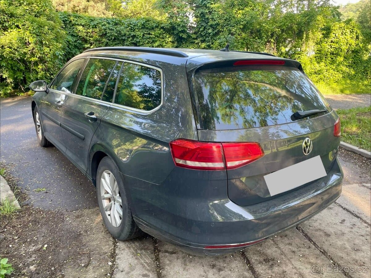 2015 Volkswagen PASSAT - 4