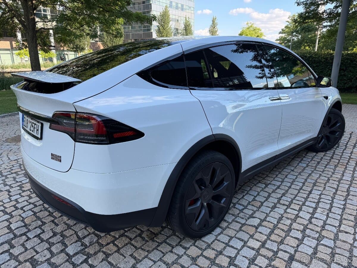 2026 Tesla MODEL X - 4