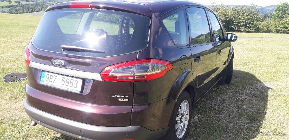 2010 Ford S-MAX - 4