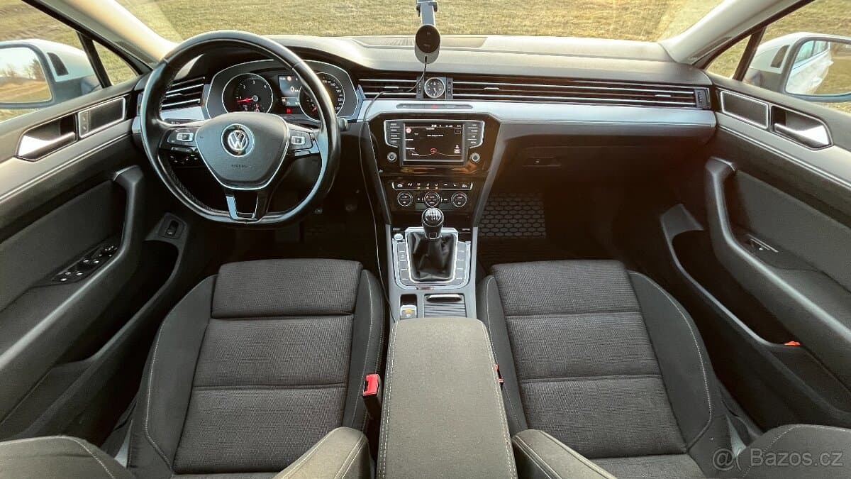 2015 Volkswagen PASSAT - 4