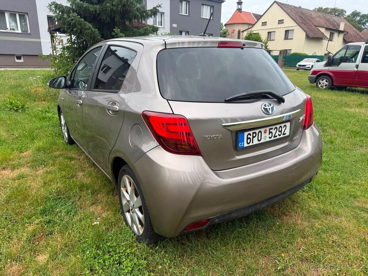 2014 Toyota YARIS - 4