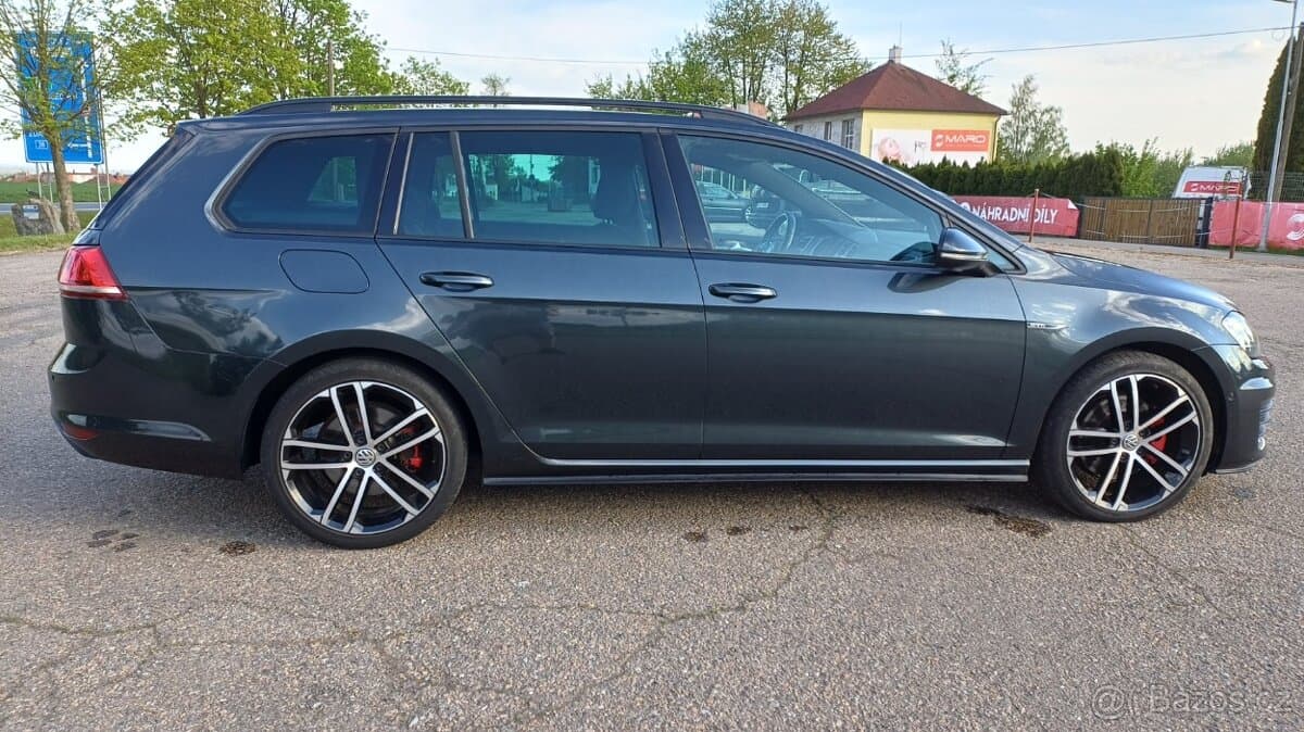 Volkswagen GOLF - 4