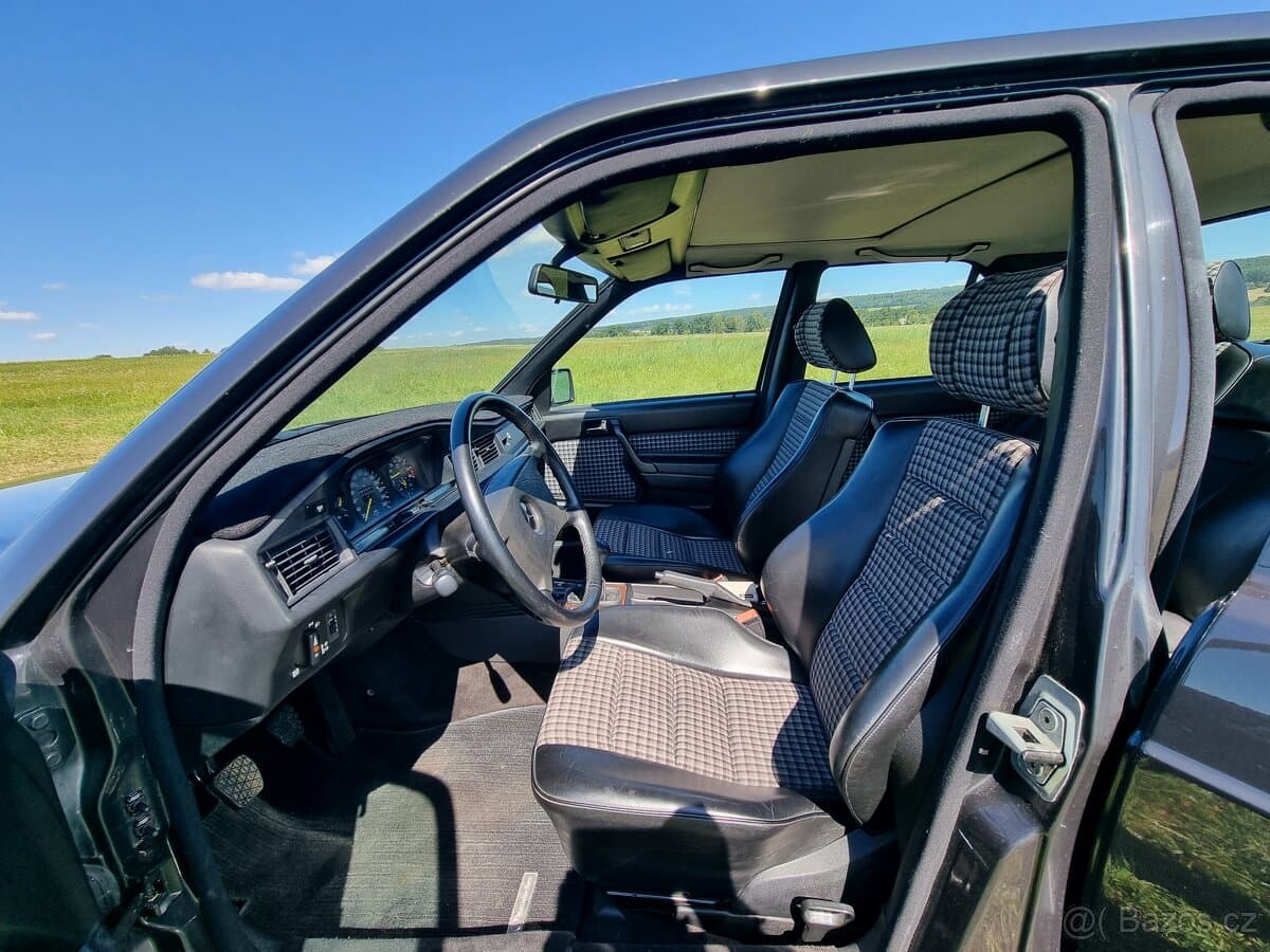 1986 Mercedes-Benz 190 - 4