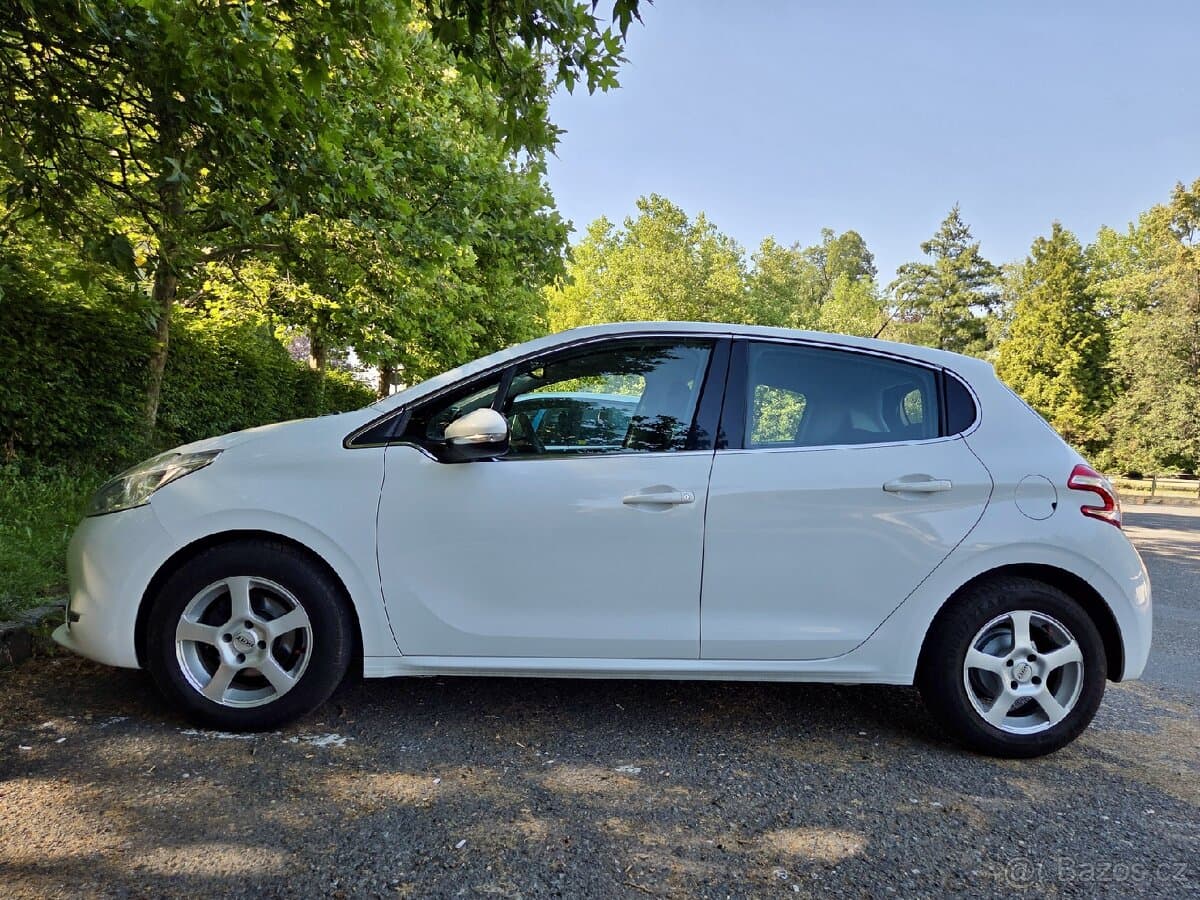 2013 Peugeot 208 - 4