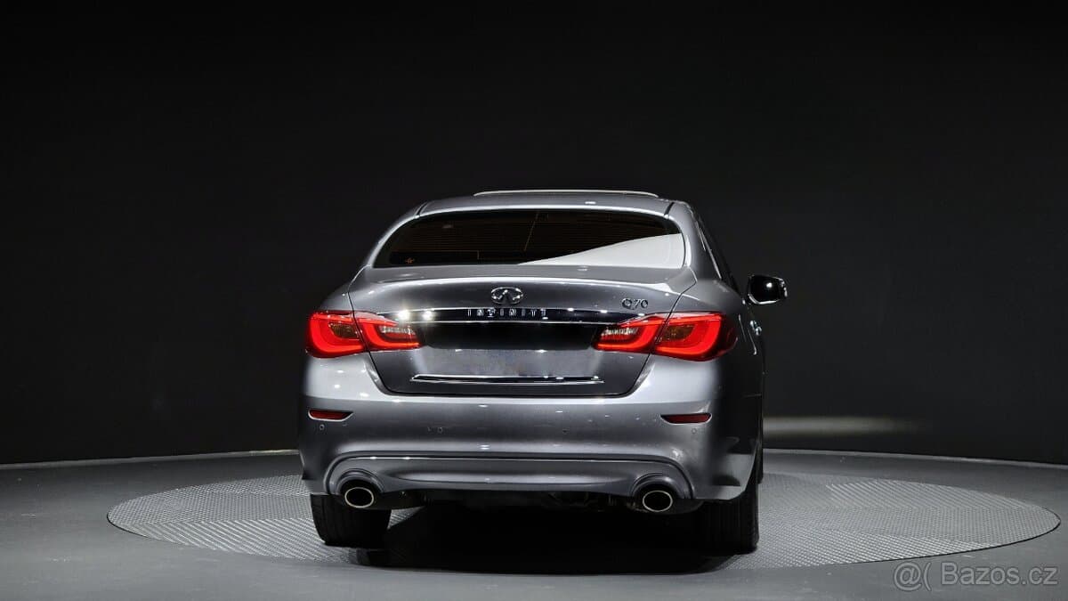 2017 Infiniti Q70 - 4