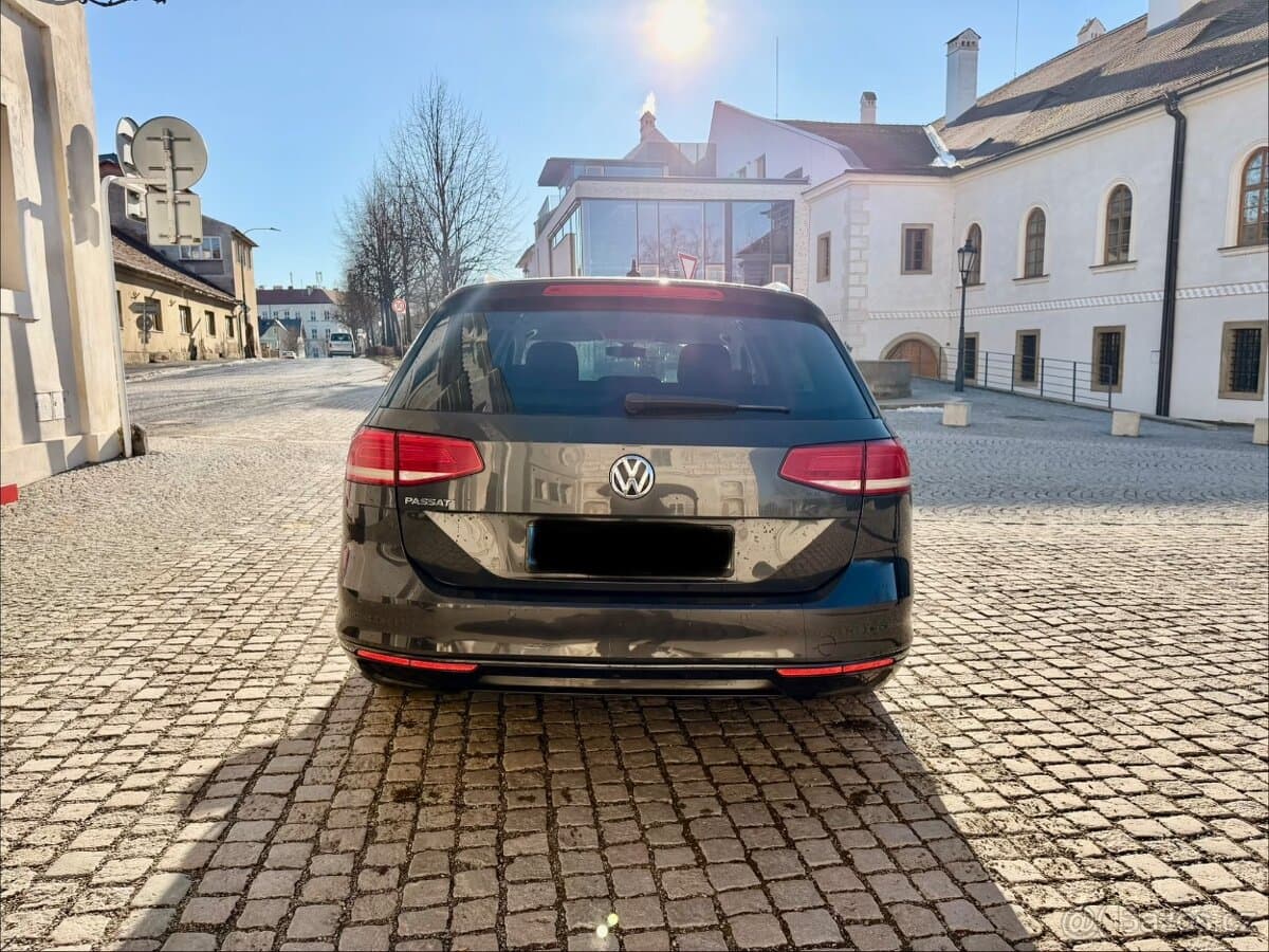 2019 Volkswagen PASSAT - 4
