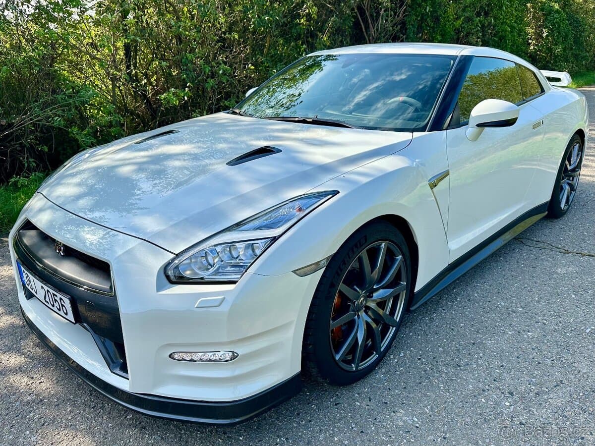 2014 Nissan GT-R - 4