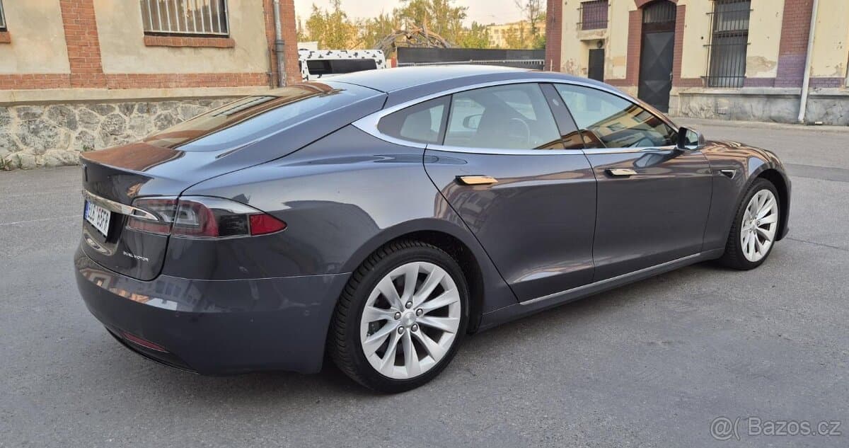 2020 Tesla MODEL S - 4