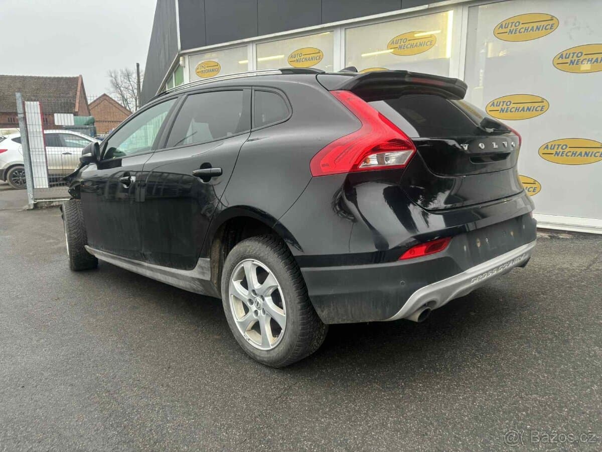 2019 Volvo V40 - 4