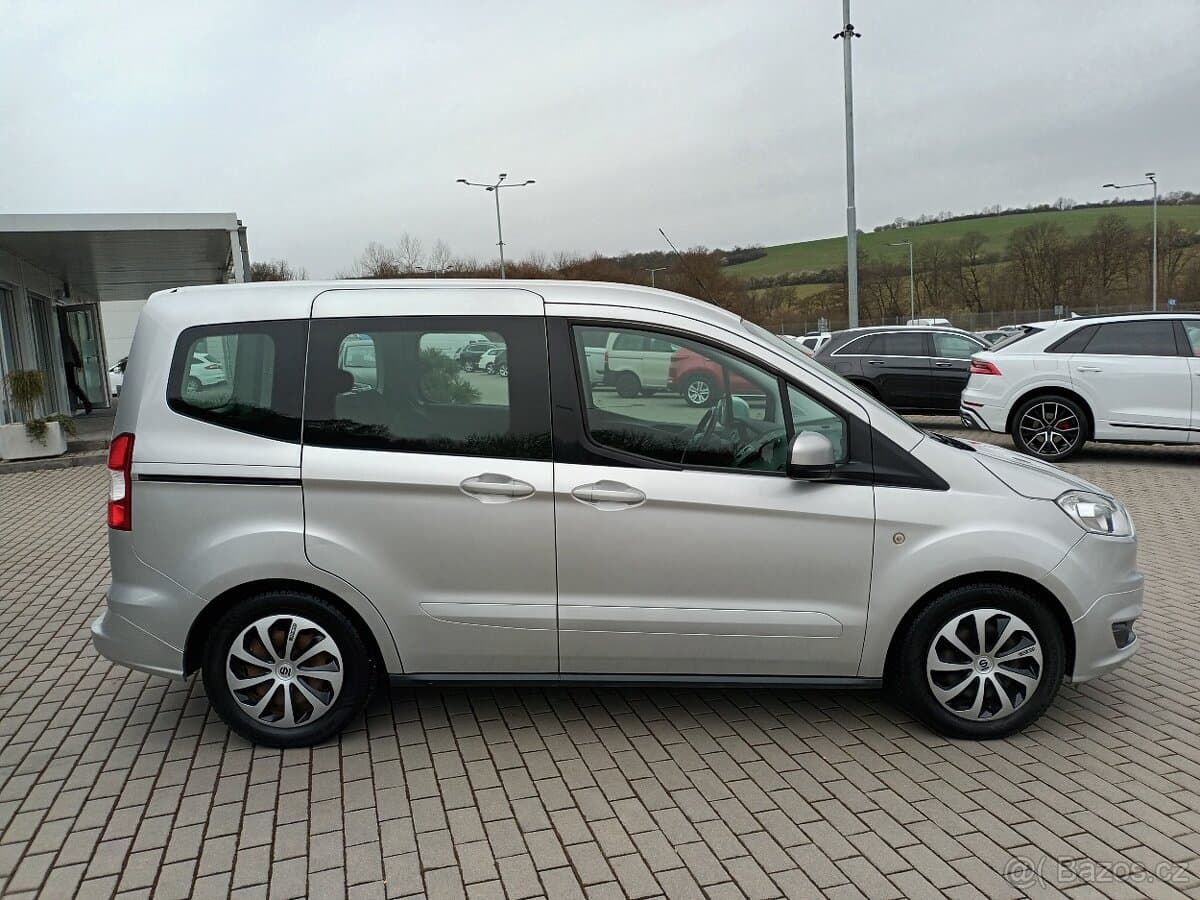 2015 Ford TOURNEO - 4