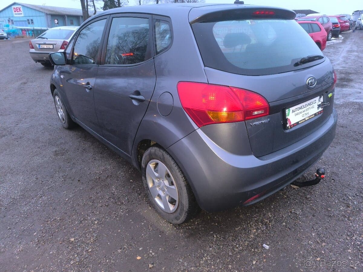 2011 Kia VENGA - 4
