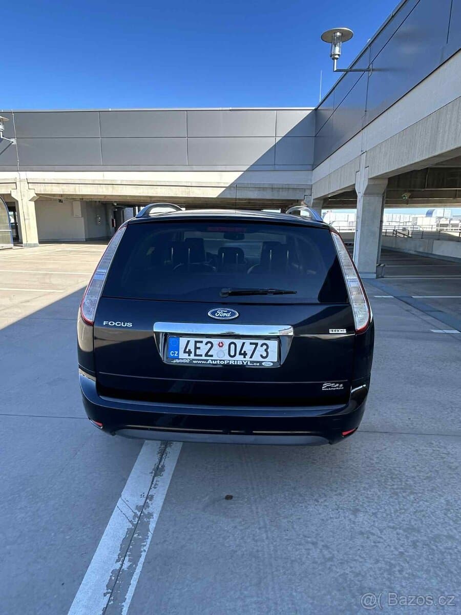 2009 Ford FOCUS - 4