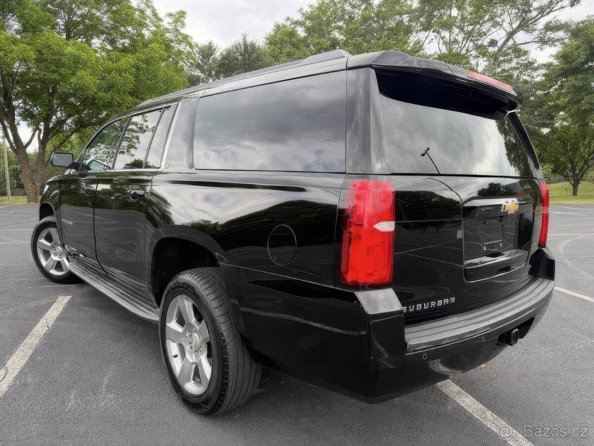 2016 Chevrolet SUBURBAN - 4