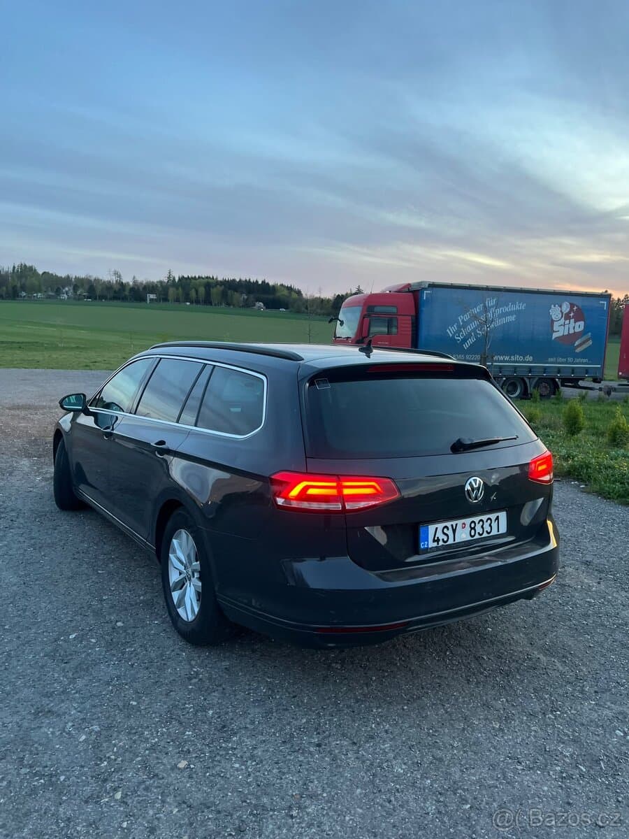 2015 Volkswagen PASSAT - 4