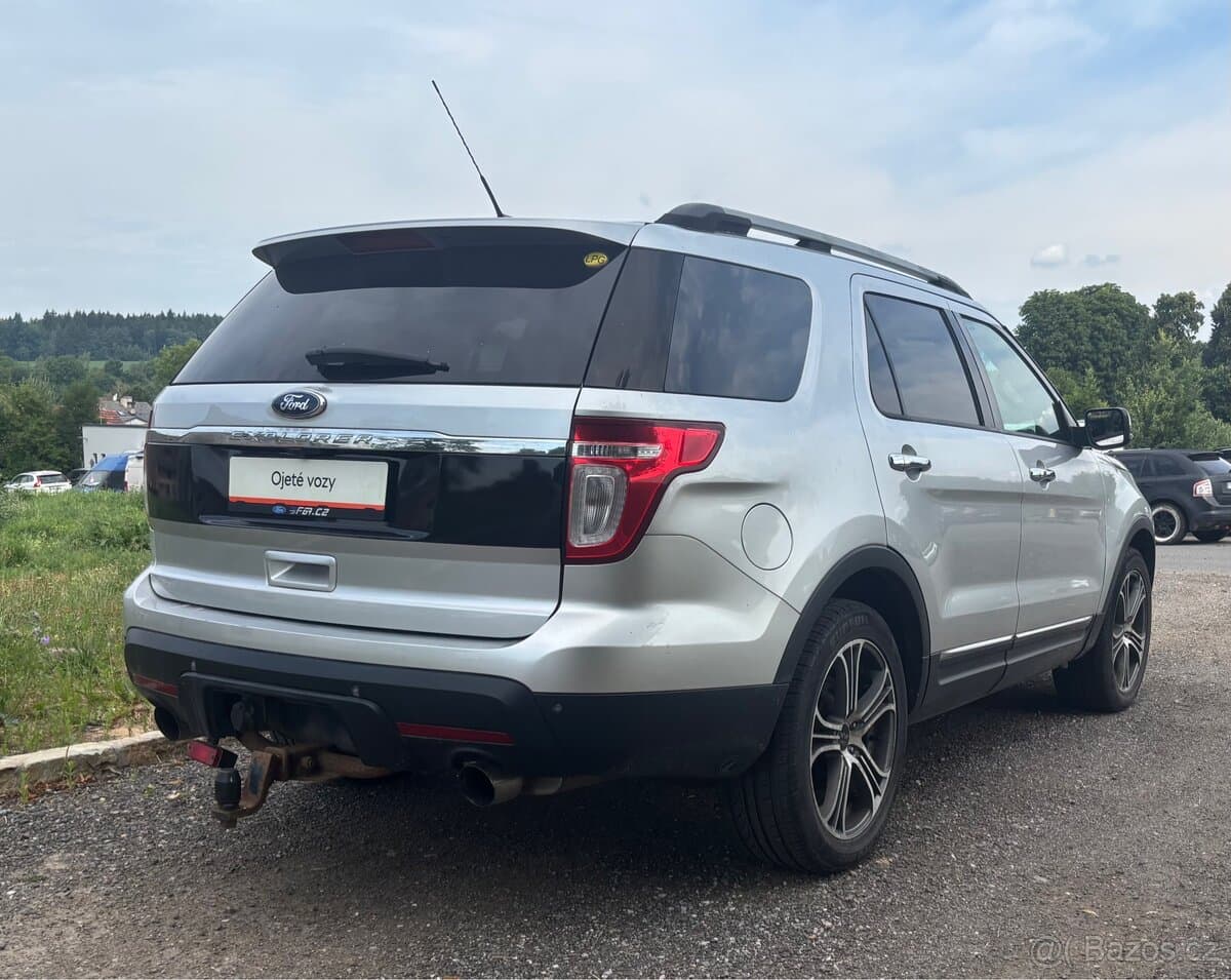 Ford EXPLORER - 4