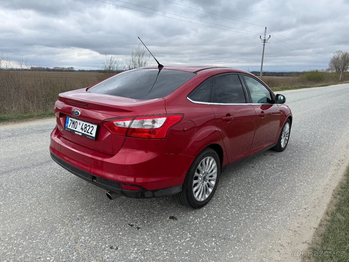 2011 Ford FOCUS - 4