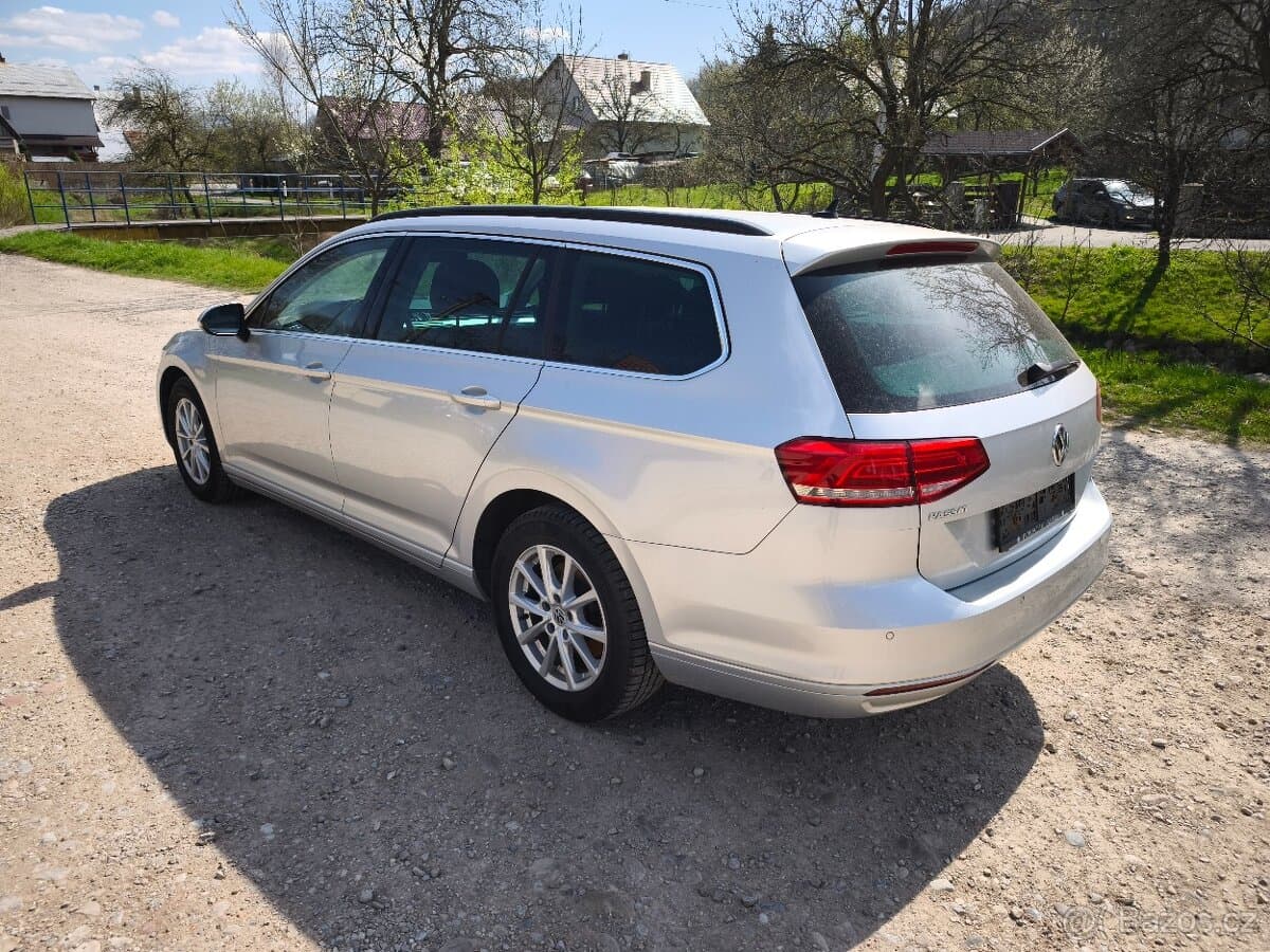 2018 Volkswagen PASSAT - 4