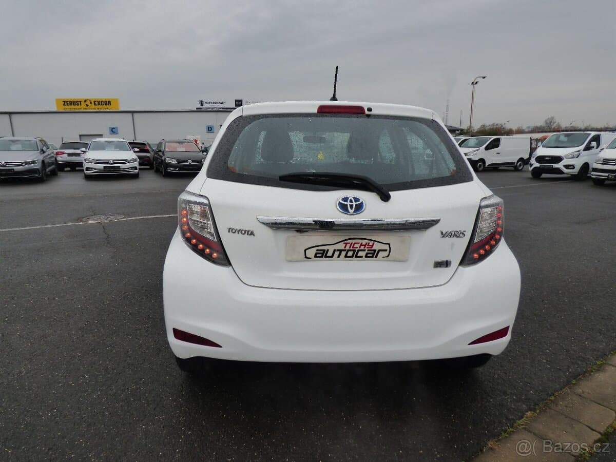 2013 Toyota YARIS - 4