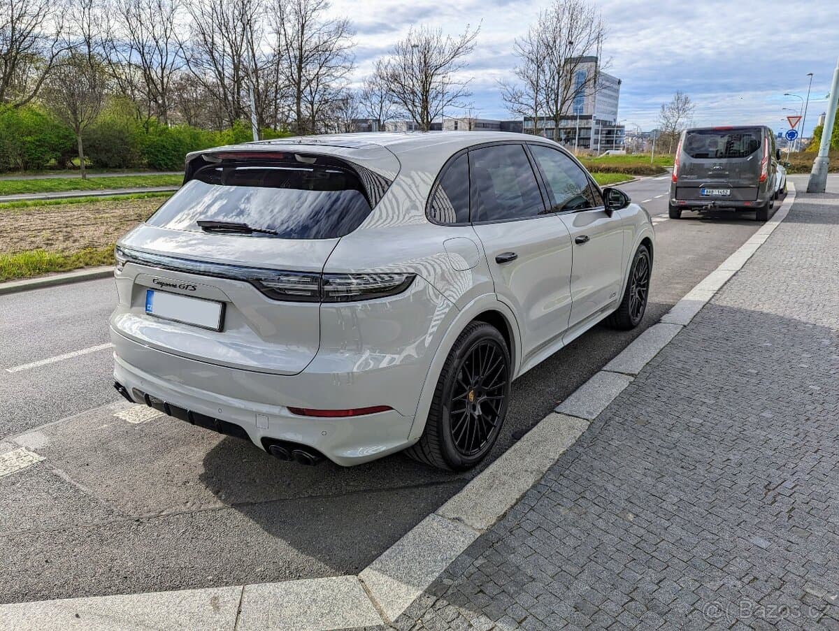 2022 Porsche CAYENNE - 4