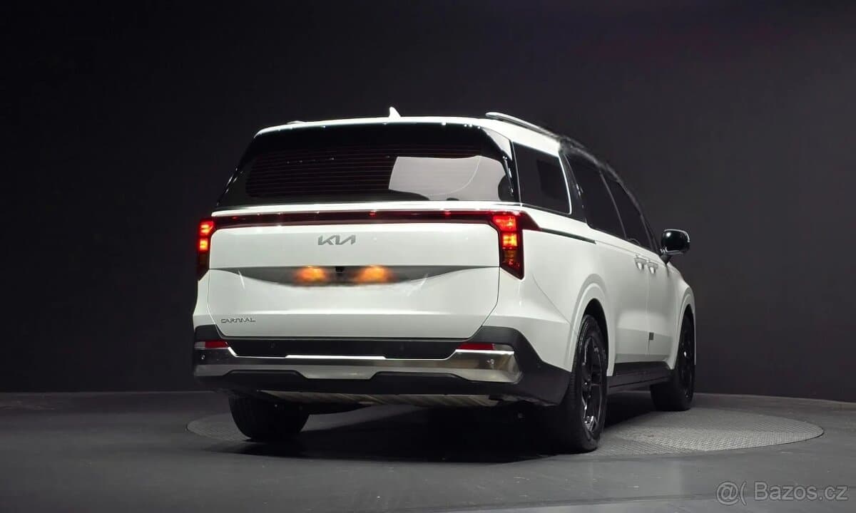 2024 Kia CARNIVAL - 4
