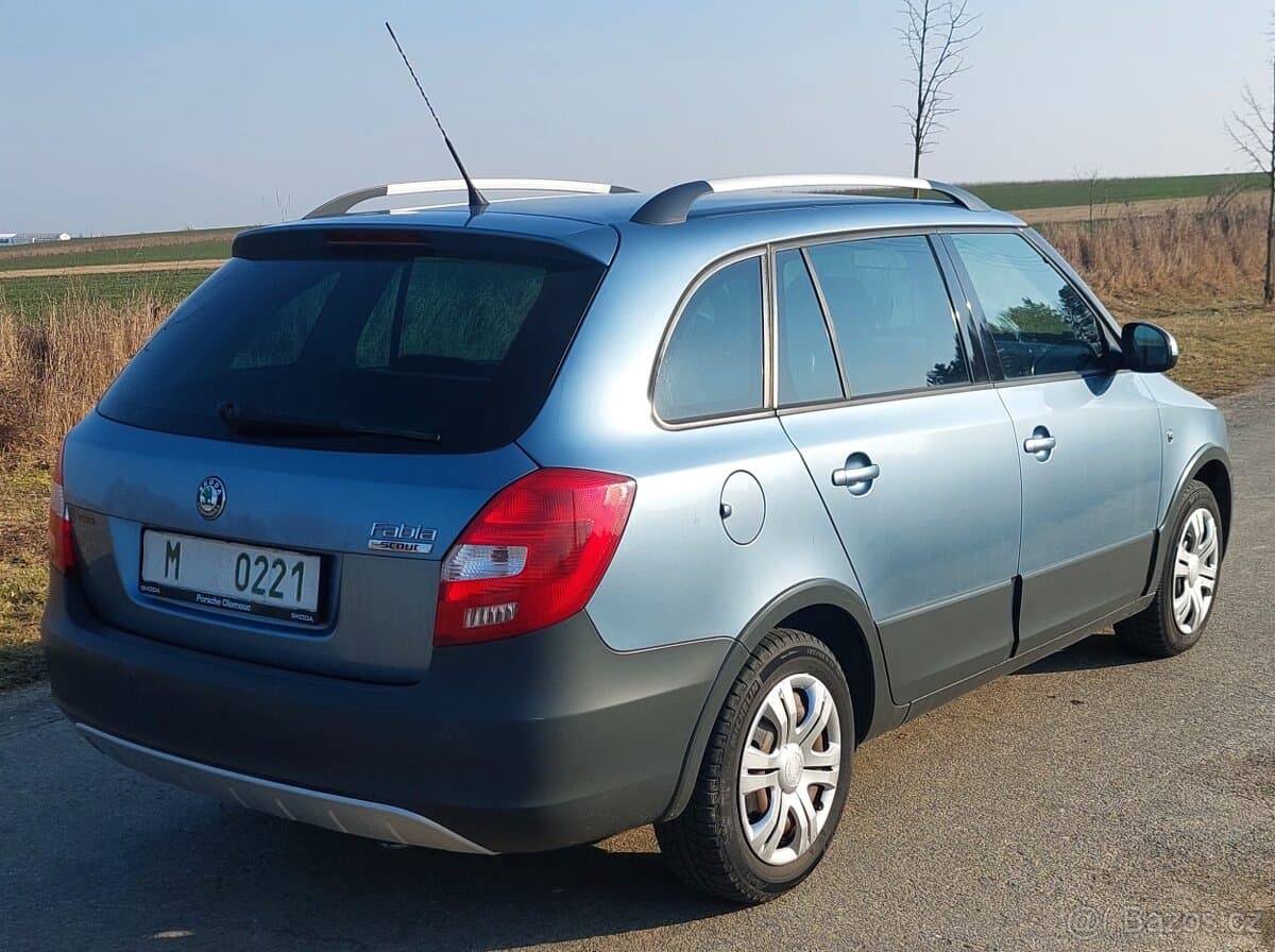 2010 Škoda FABIA - 4
