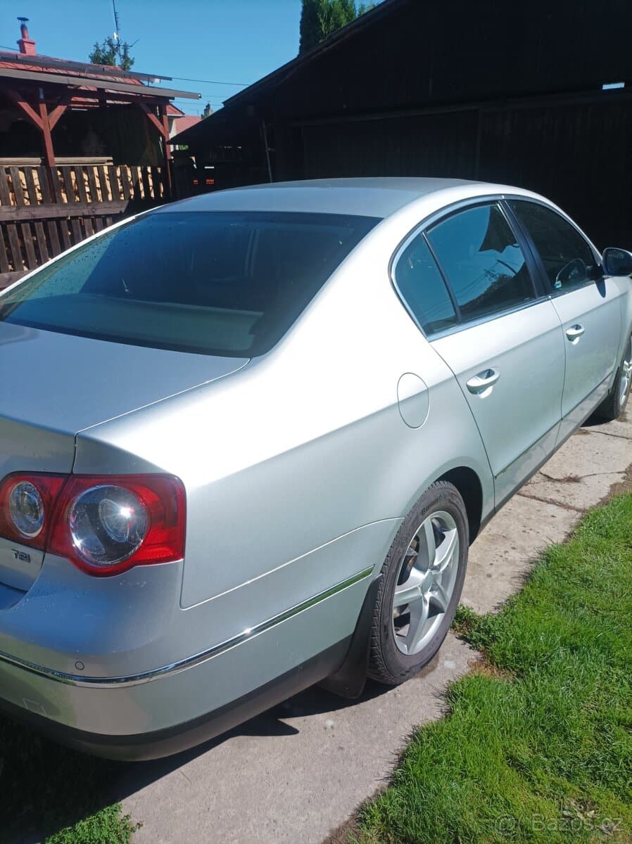 2009 Volkswagen PASSAT - 4