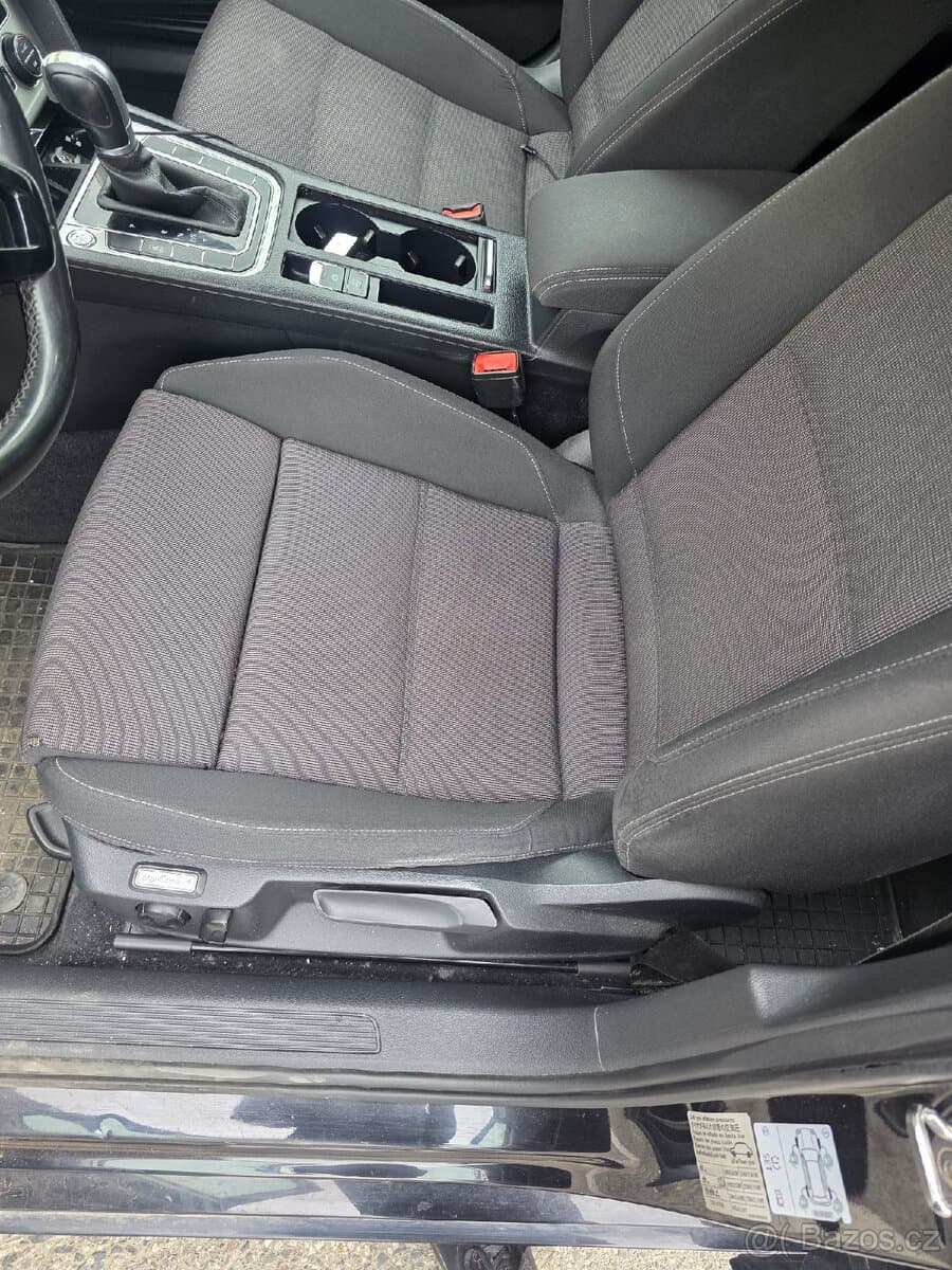 Volkswagen PASSAT - 4