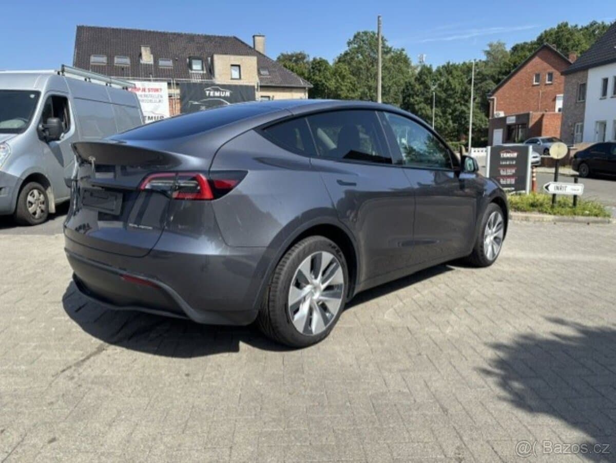 2022 Tesla MODEL Y - 4