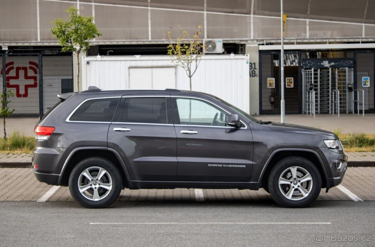 2015 Jeep CHEROKEE - 4