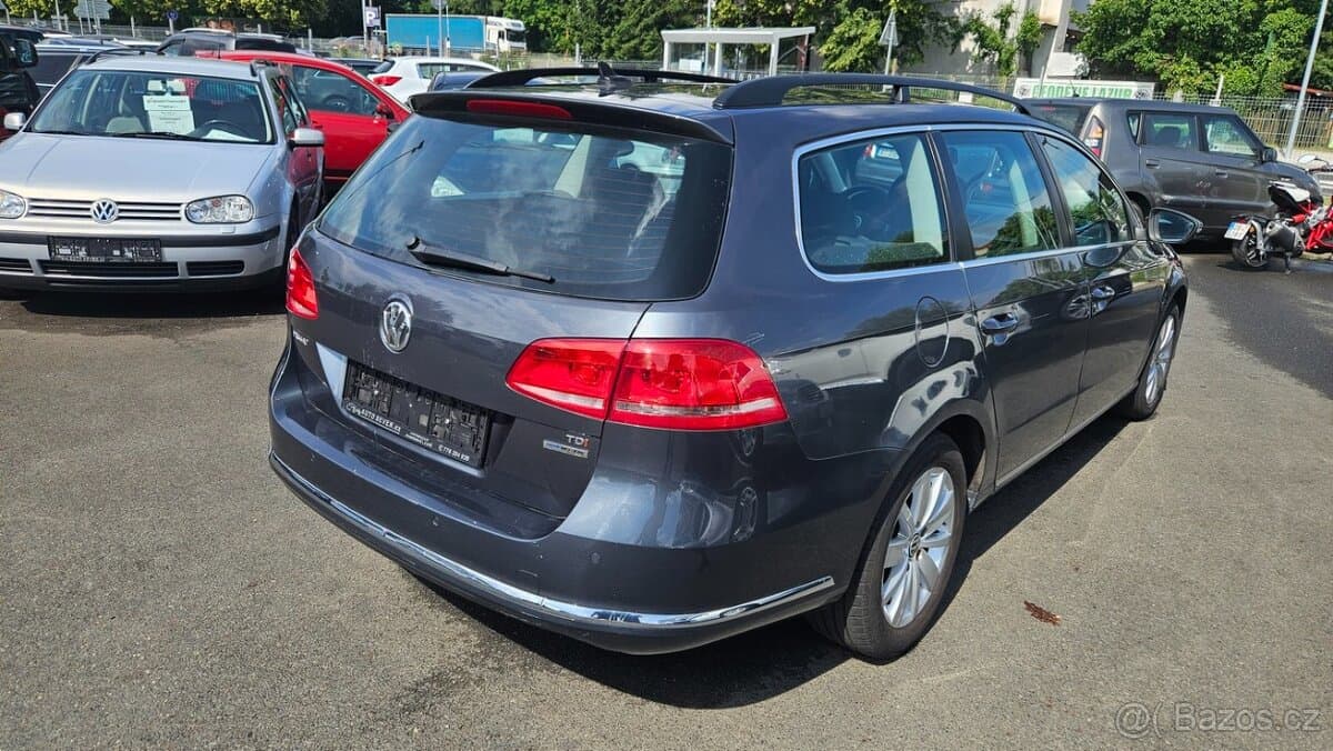 2013 Volkswagen PASSAT - 4
