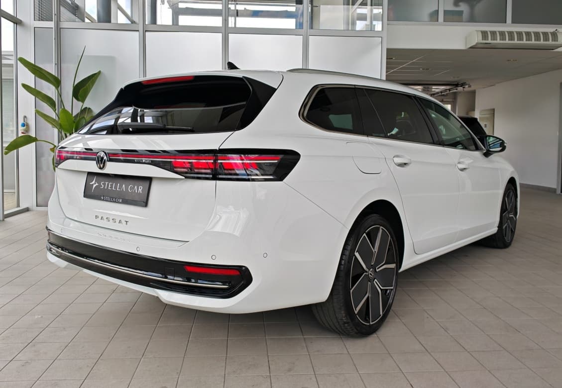 2025 Volkswagen PASSAT - 4