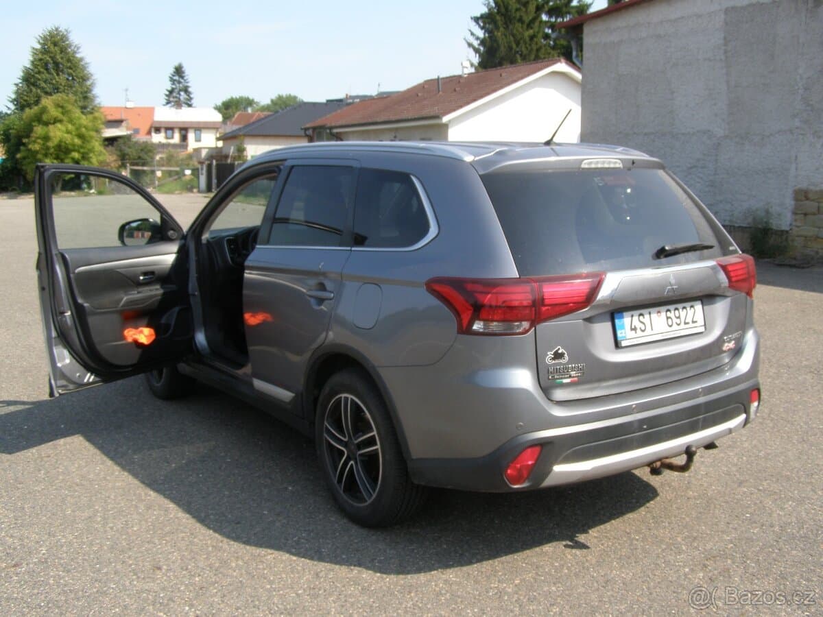 2016 Mitsubishi OUTLANDER - 4