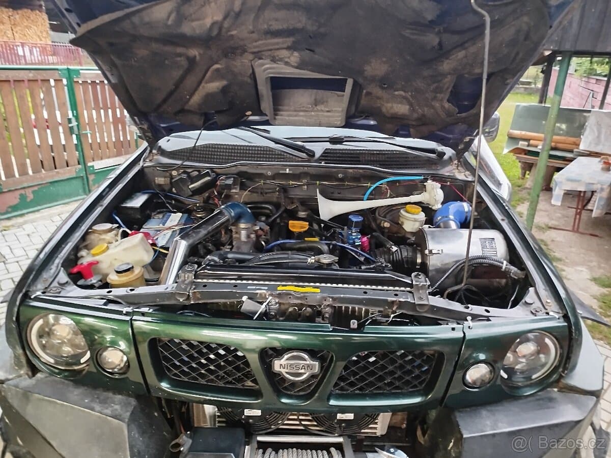 Nissan TERRANO - 4