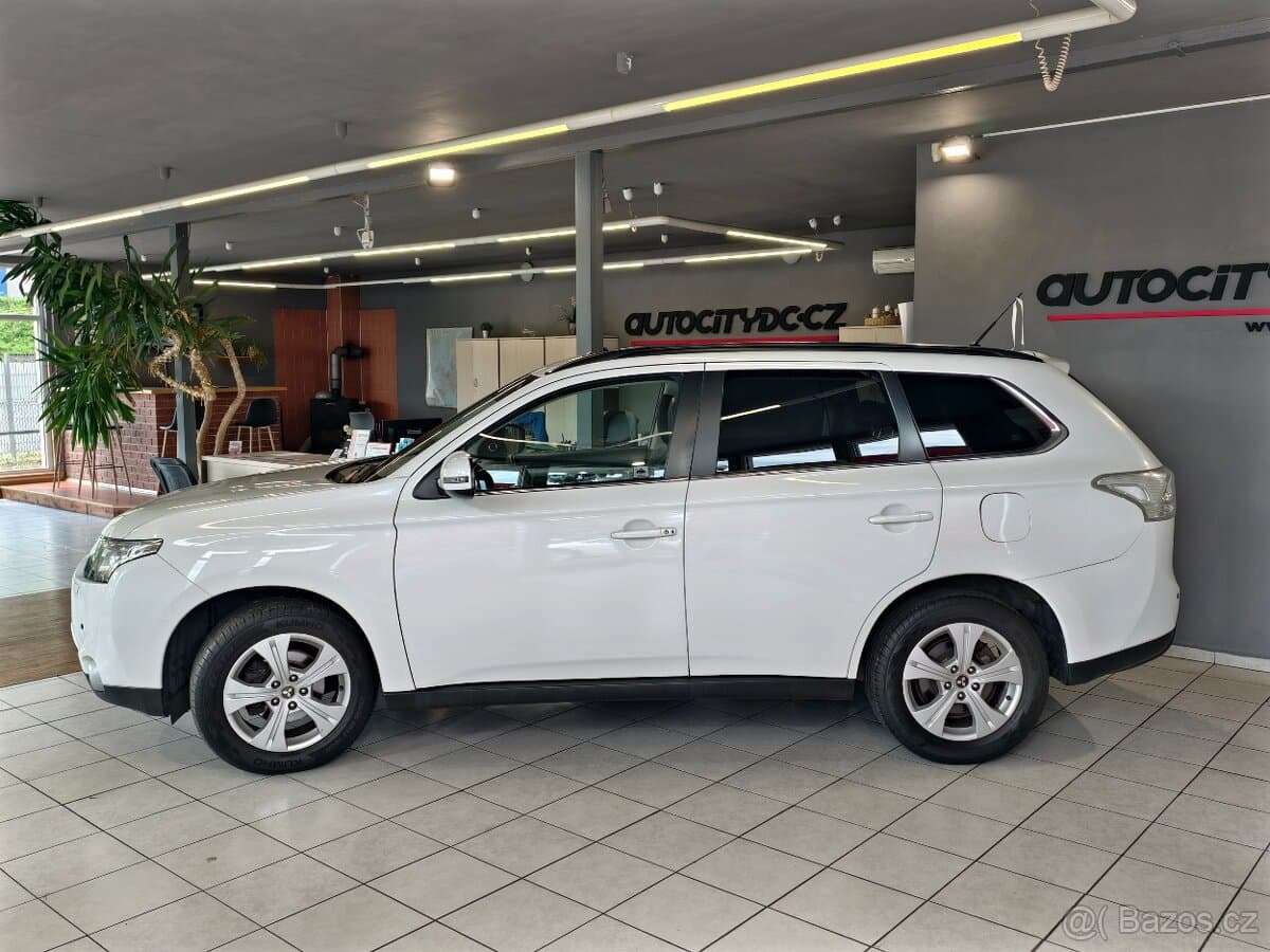 2012 Mitsubishi OUTLANDER - 4