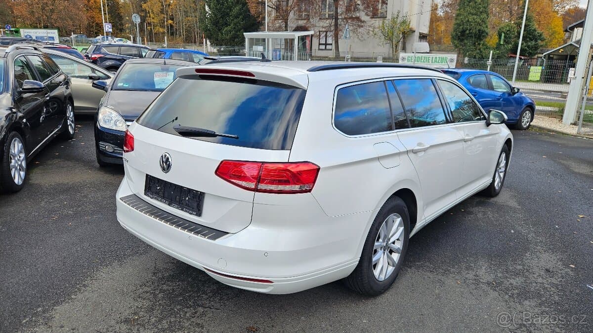 2018 Volkswagen PASSAT - 4