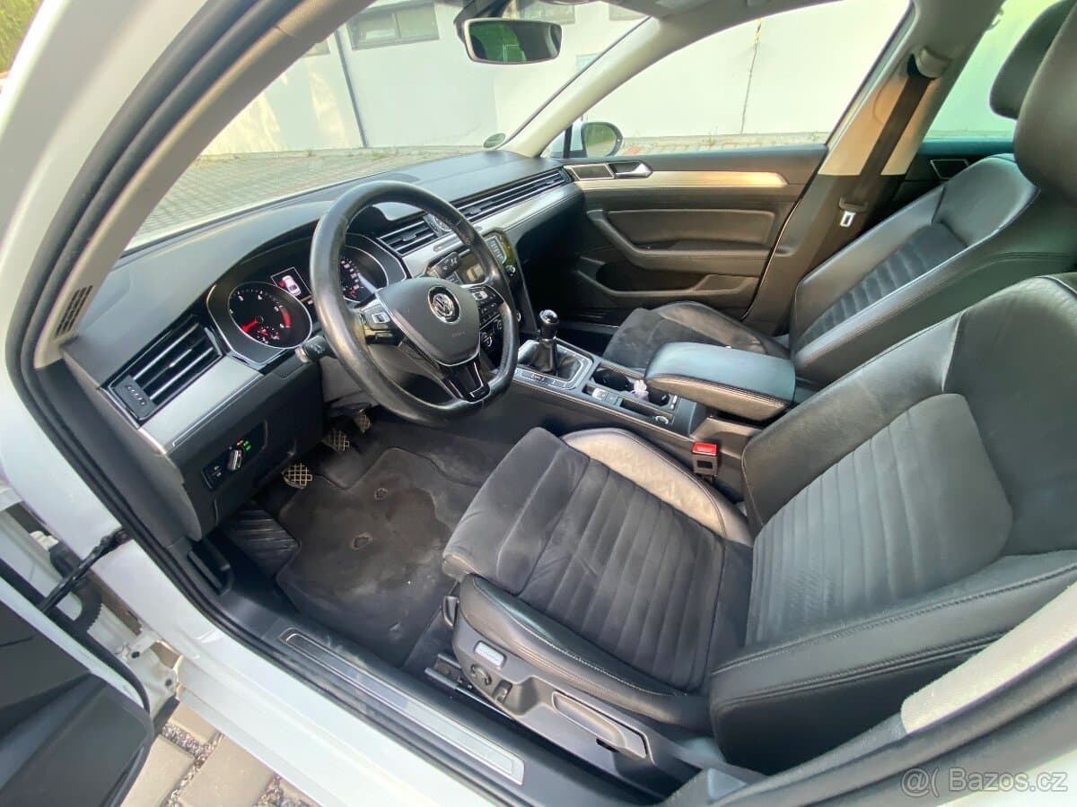 2015 Volkswagen PASSAT - 4
