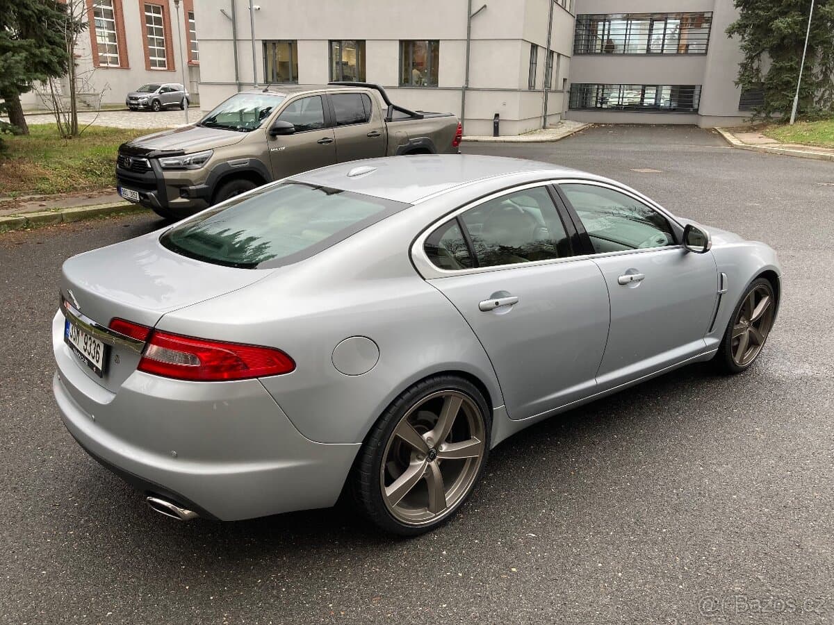 2009 Jaguar XF - 4