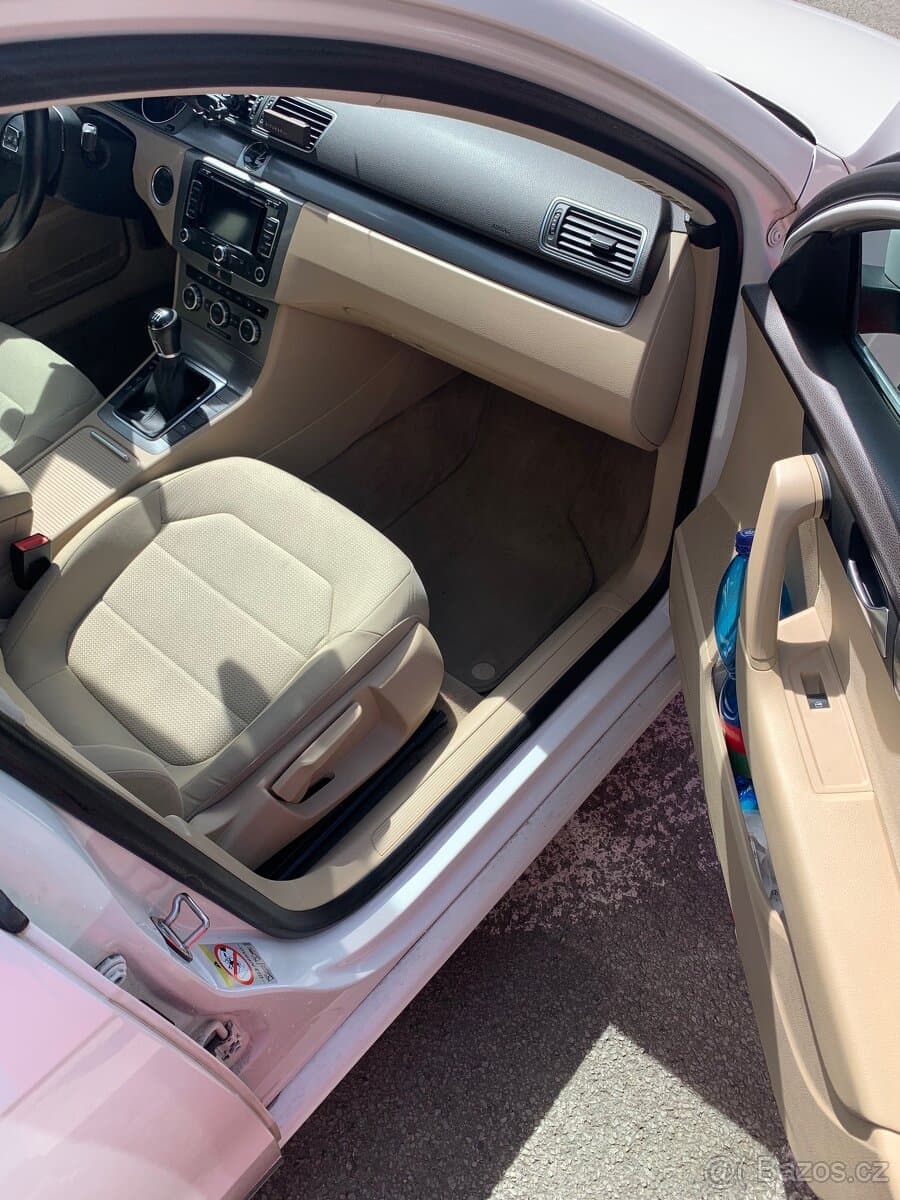 2014 Volkswagen PASSAT - 4