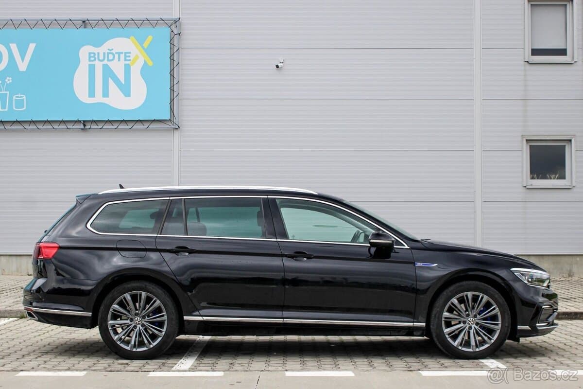2023 Volkswagen PASSAT - 4