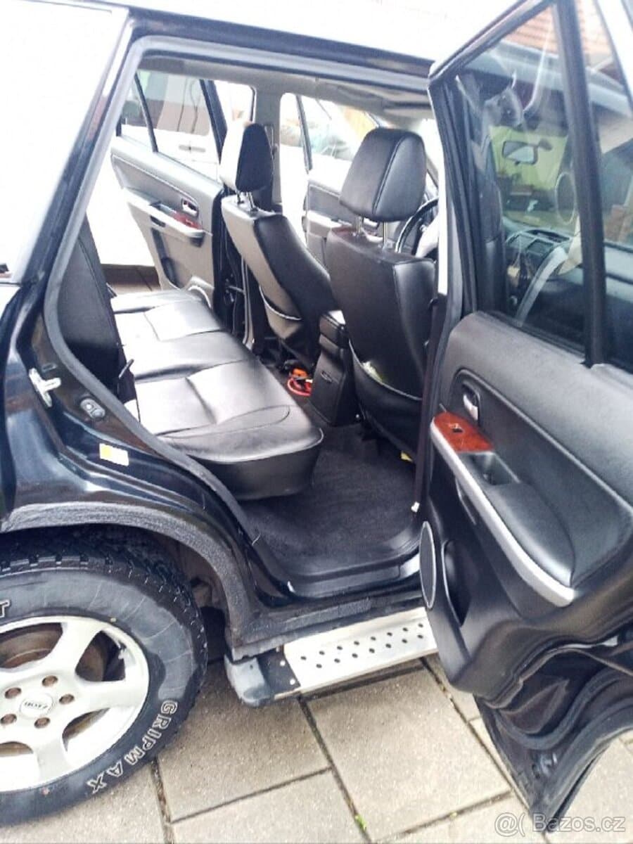 Suzuki GRAND - 4