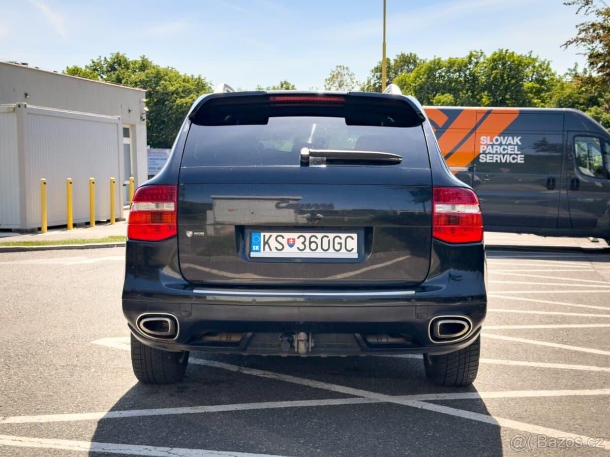 2010 Porsche CAYENNE - 4