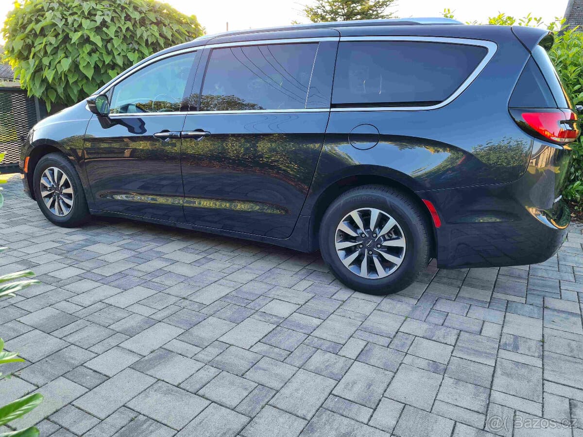 2021 Chrysler PACIFICA - 4