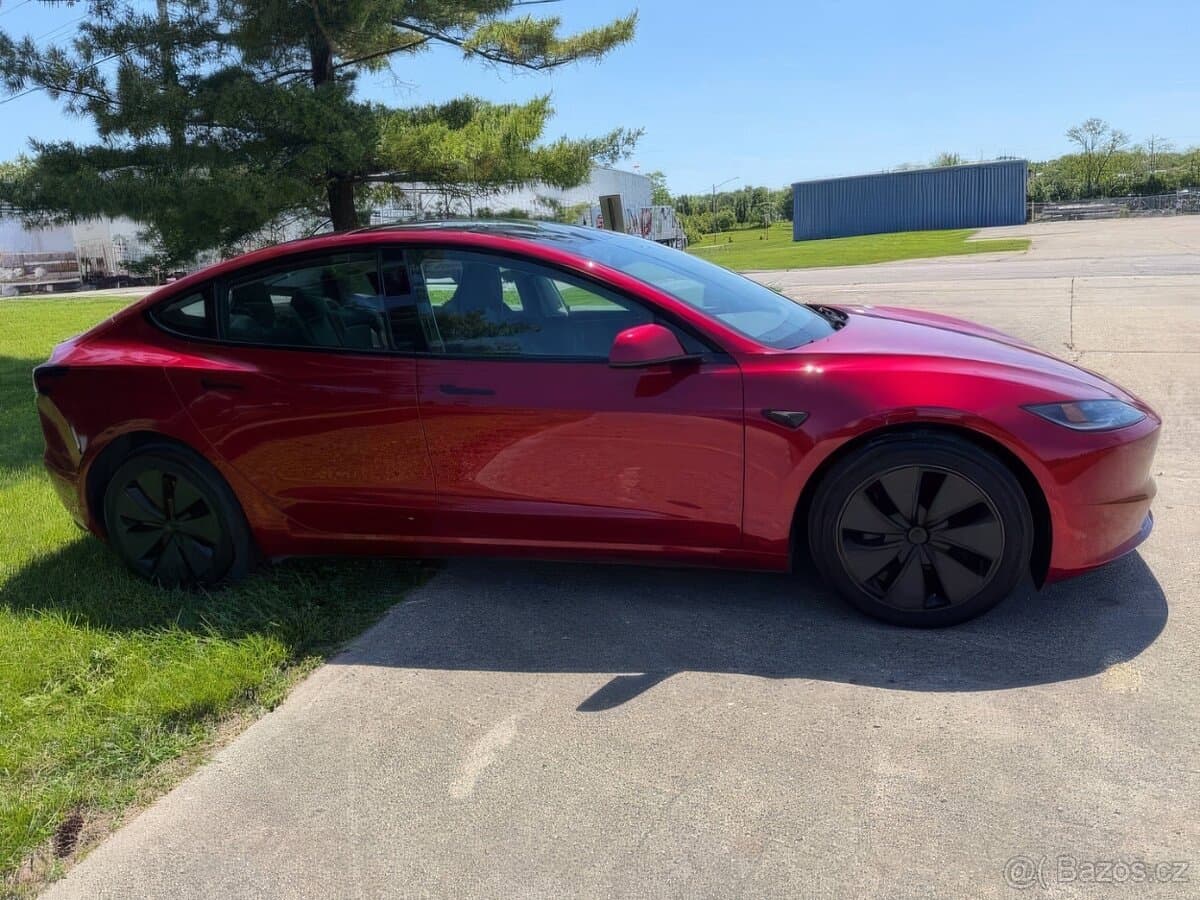 2025 Tesla MODEL 3 - 4