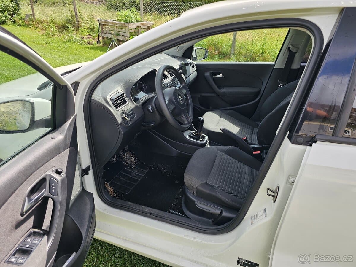 2011 Volkswagen POLO - 4