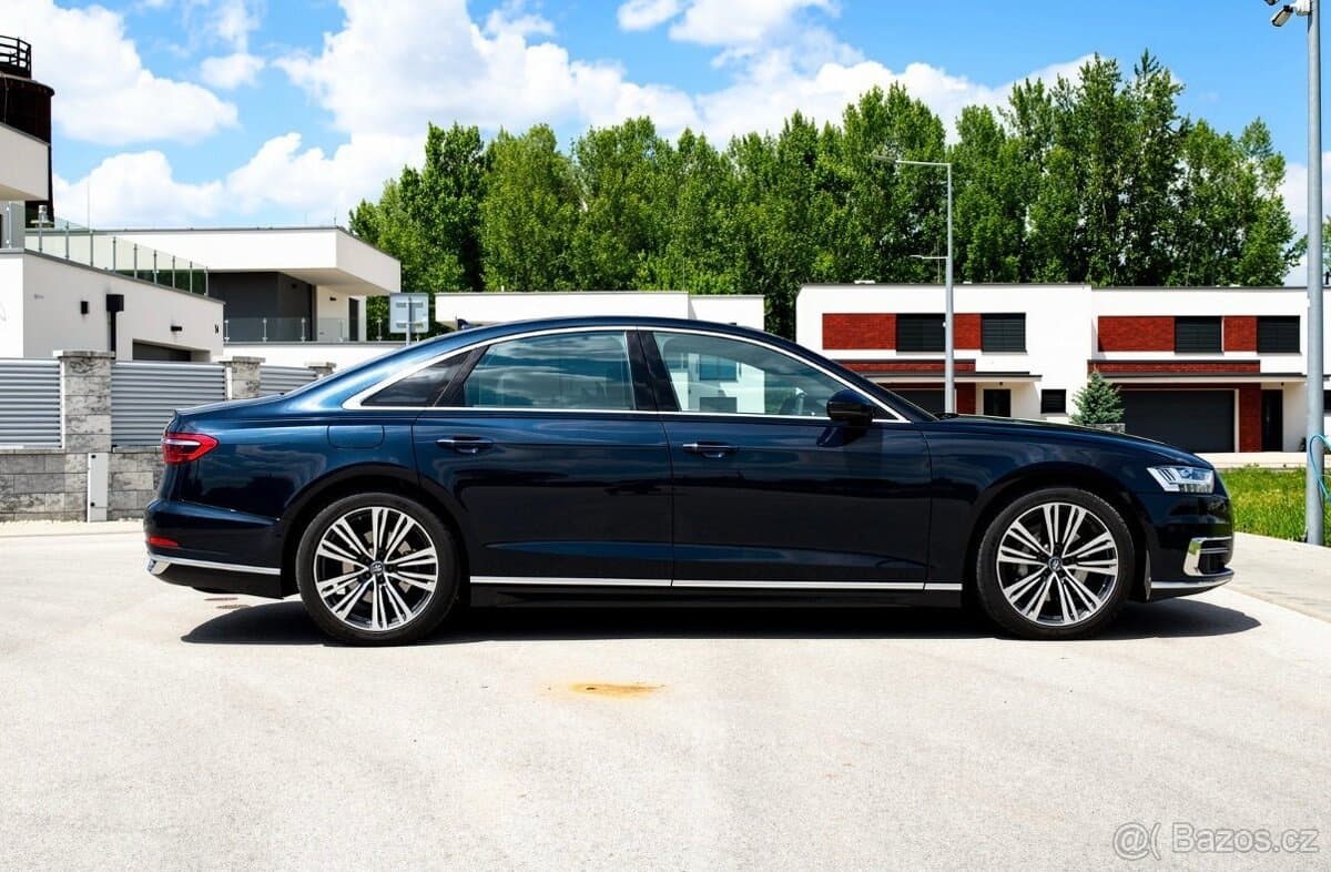 Audi A8 - 4