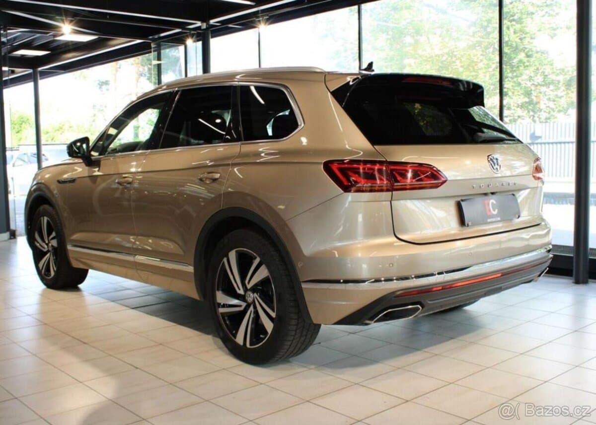 2018 Volkswagen TOUAREG - 4