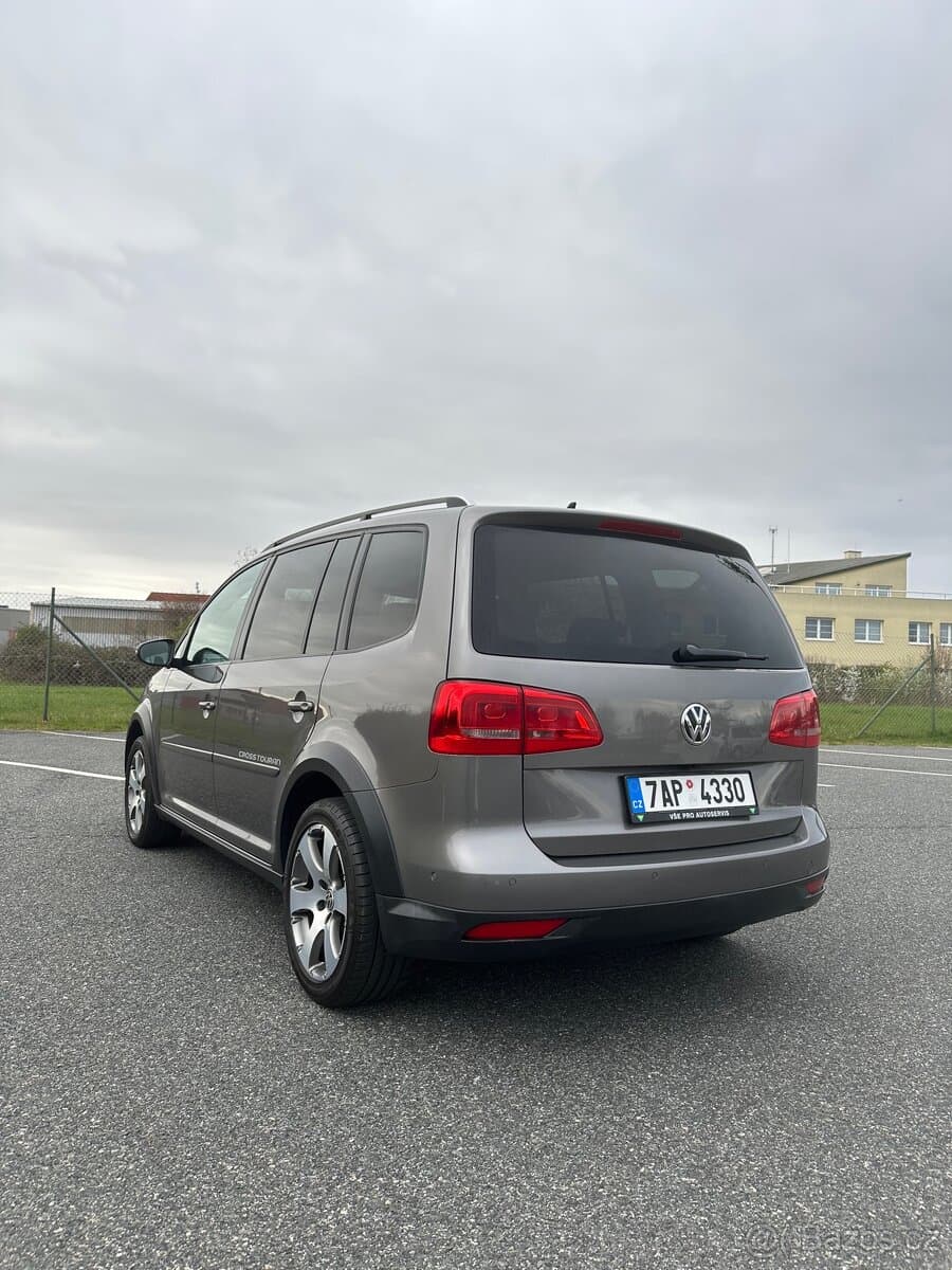 2011 Volkswagen TOURAN - 4