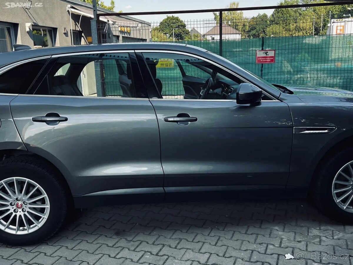 2019 Jaguar F-PACE - 4